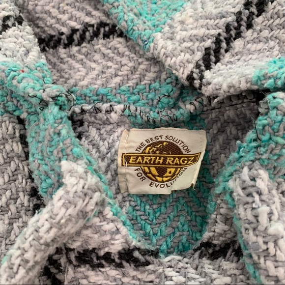 🏄🏼♀️Earth Ragz Sweater - Picture 2 of 5